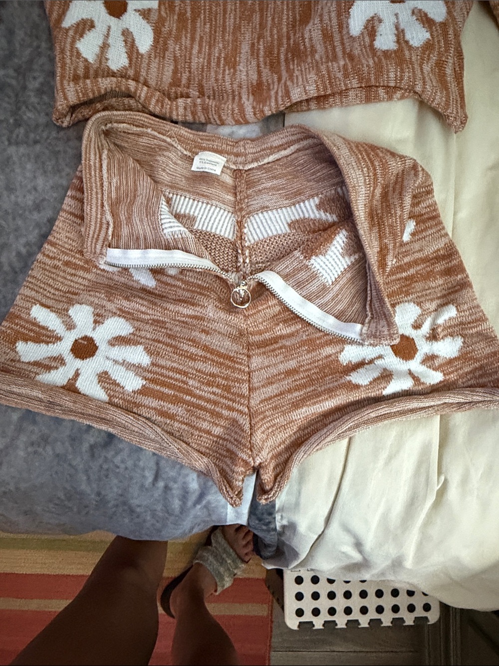 Rust Floral Daisy Knitted short sets - Picture 5 of 7